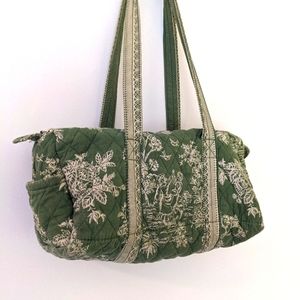 Quilted shoulder bag.
